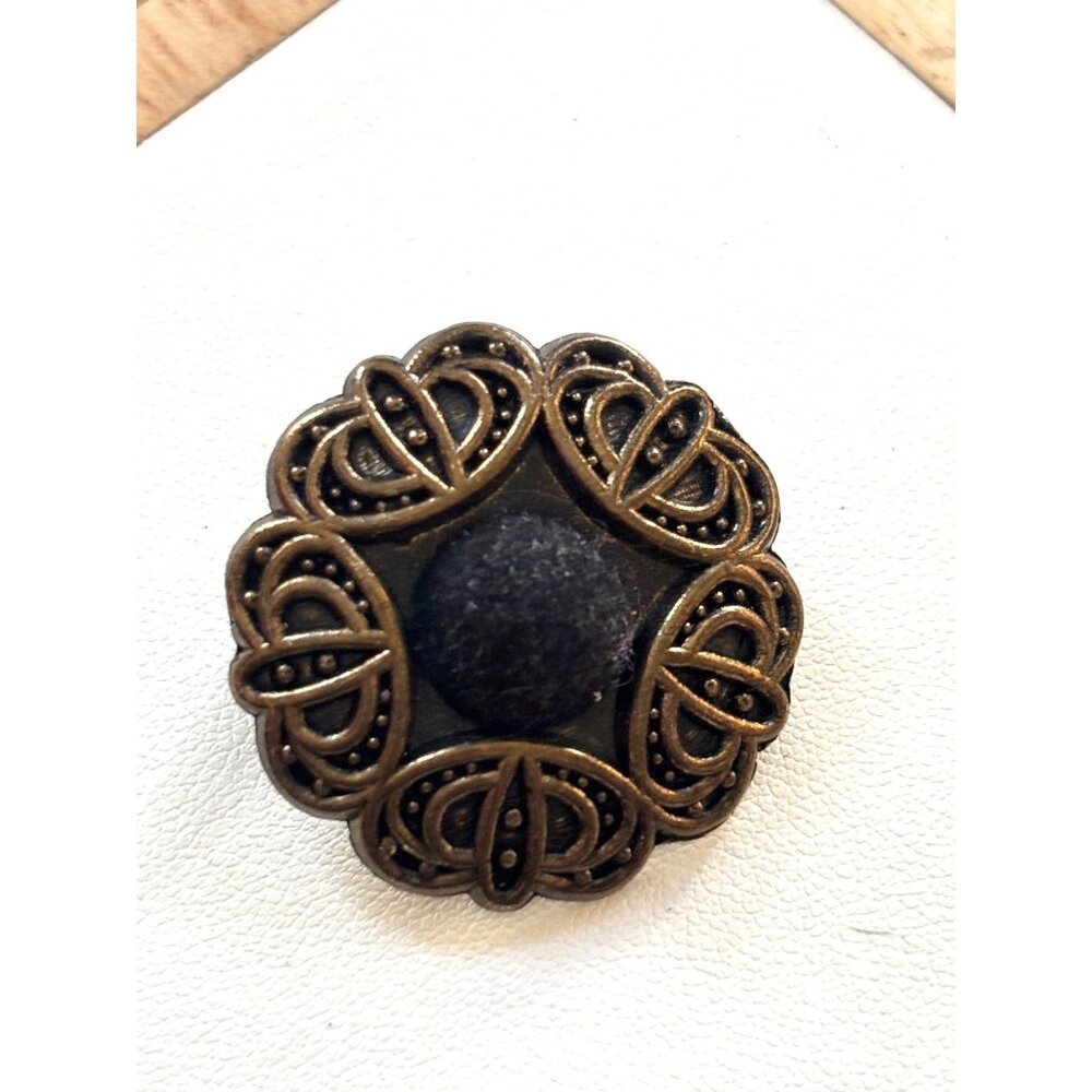 Vintage Victorian Style Ornate blk velvet center Brass Brooch Pin With Filigree